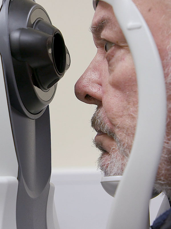 Cecil Amey Opticians OCT Eye Scan